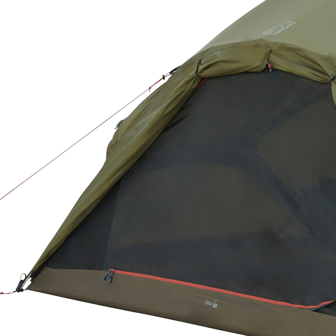 Nordisk OTRA 2 mørkegrønt telt closeup, til udendørs camping og eventyr
