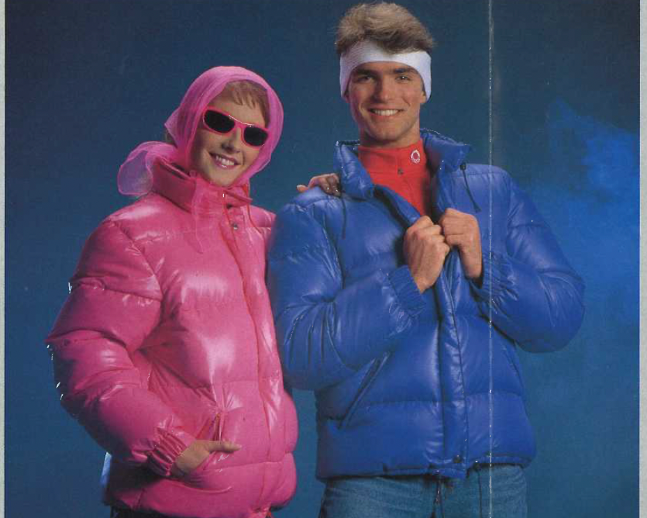 Mand og kvinde i farverige dunjakker, Nordisk retro kollektion
