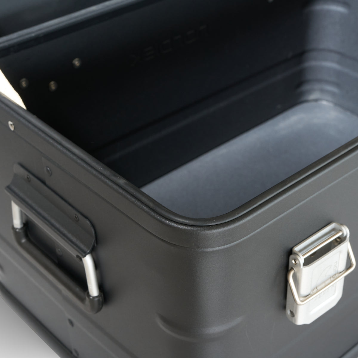 Blokhus Alu Box M - 50 L | Black