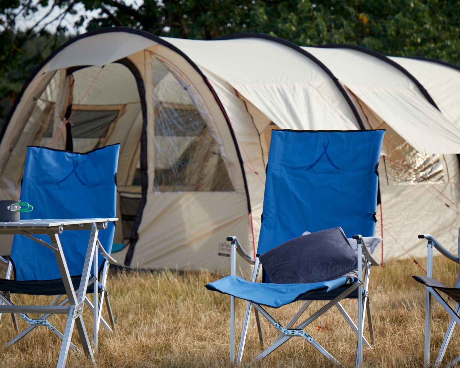 El Tovar Lounger Chair, Dark Blue